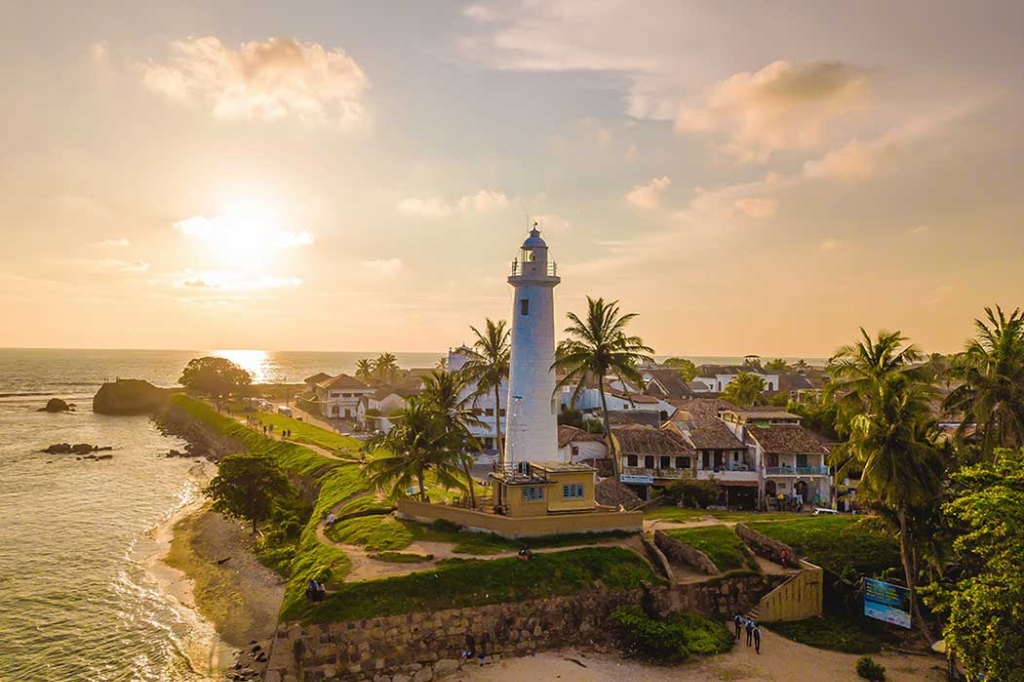 Galle via Hikkaduwa Beach